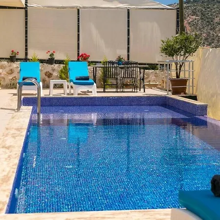 Ulugol 2 Bedroom Вилла Калкан